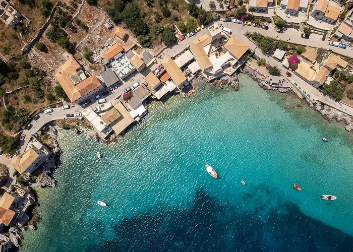 Trapela Limeni Luxury Suites