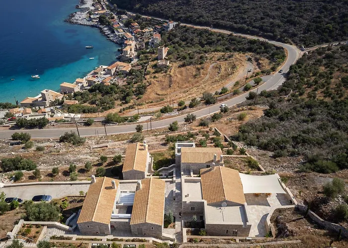 Trapela Limeni Luxury Suites