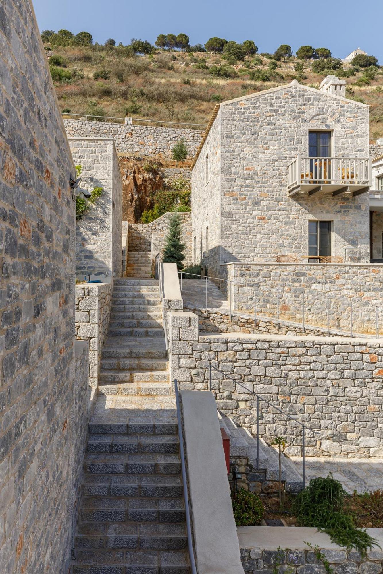 Hotel Trapela Luxury